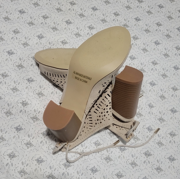 Bonnibel Cutout Peep Toe Heels - Picture 5 of 7